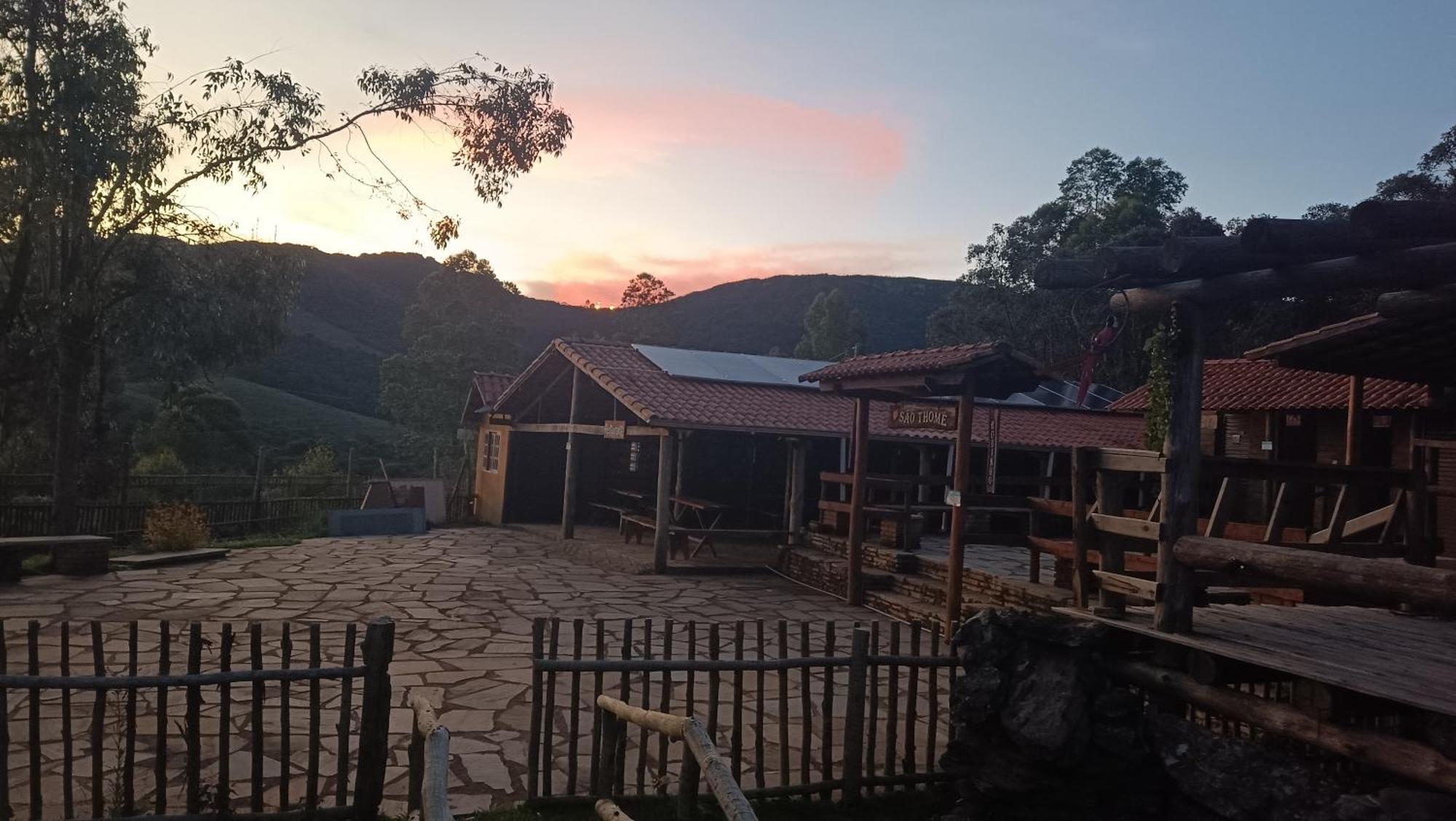 Chales E Camping Do Robinho 1 São Tomé das Letras المظهر الخارجي الصورة